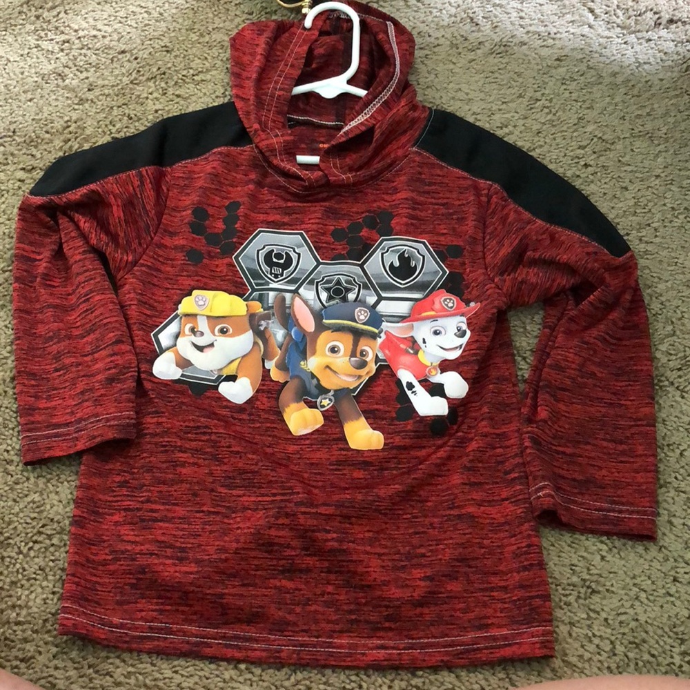 Hooded long sleeve shirt